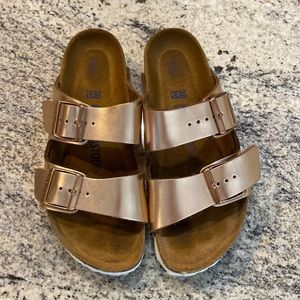 Metallic Rose Gold Women’s Birkenstocks